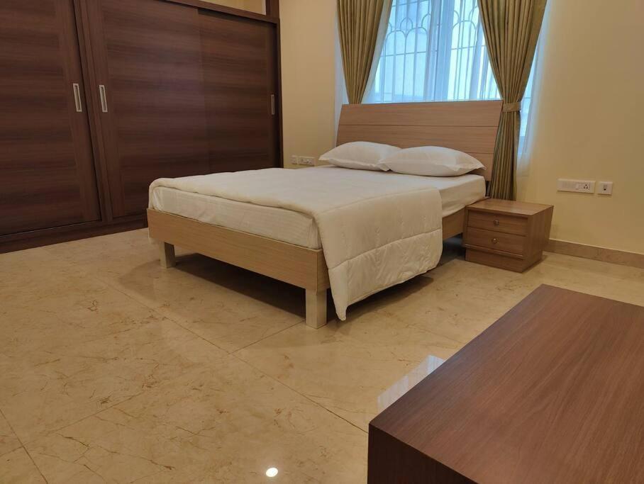 Tara Suites Premium Rooms In Central Indiranagar Бангалор Екстериор снимка